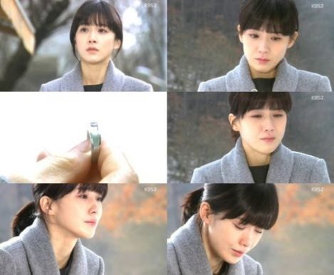 Со-юн идет в парк, где ей предложила Ву-дже, слезы наполняют ее глаза от сладких, душераздирающих воспоминаний